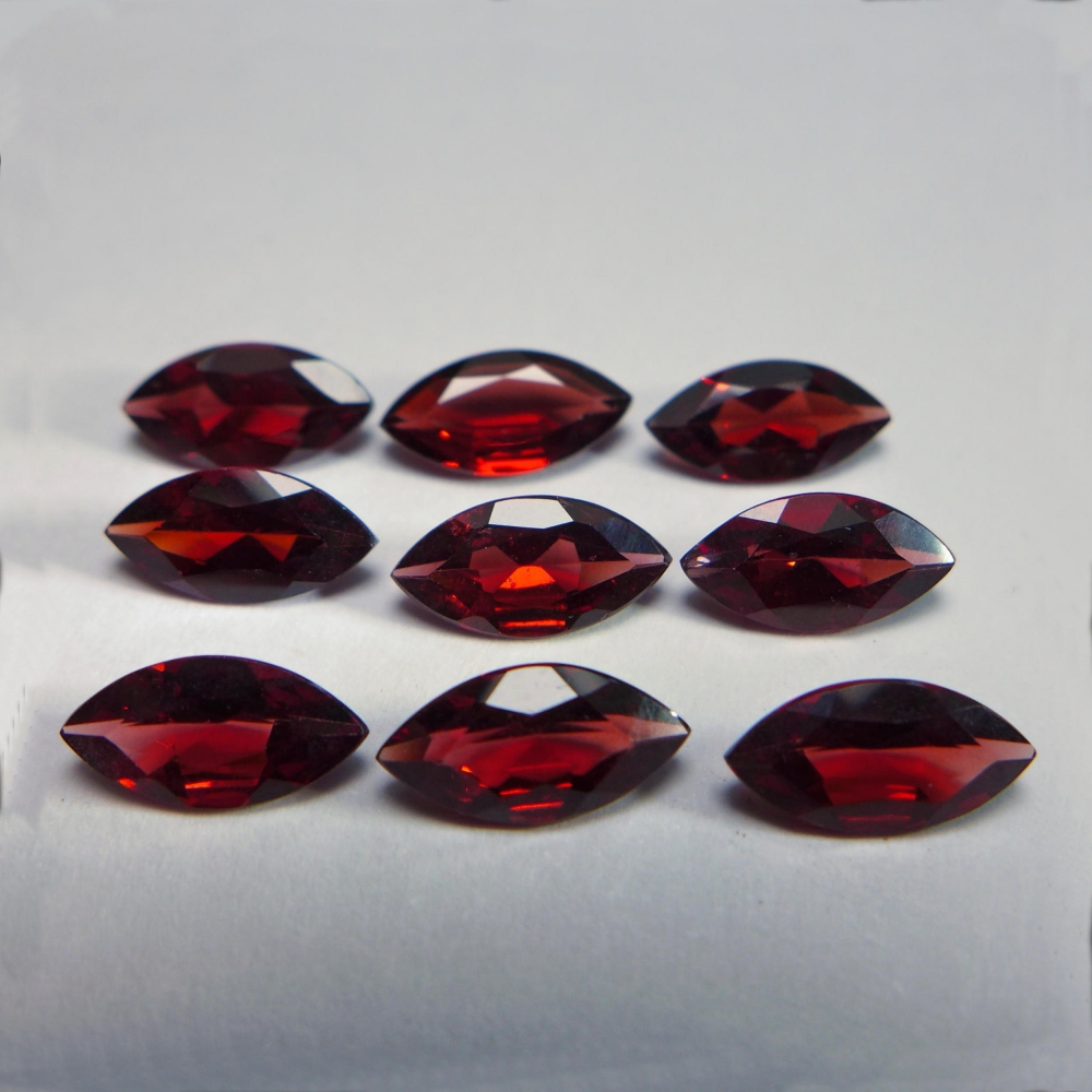 Bild 1 von 9.74 ct. 9 beatiful garnet 10 x 5 marquise gemstones from Mosambique