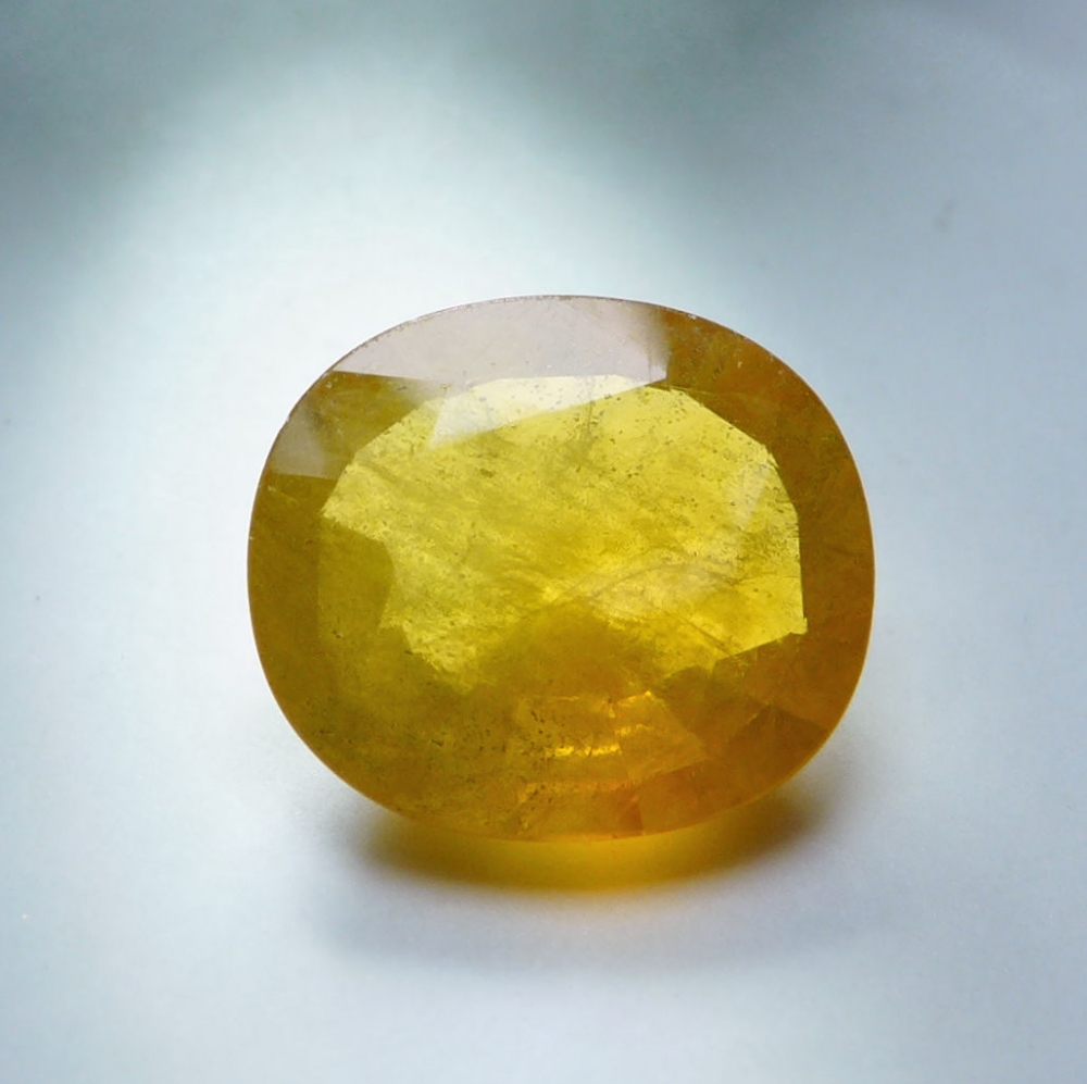 Bild 1 von 3.00 ct. Big golden yellow oval 10.3 x 9.3 mm Sapphire