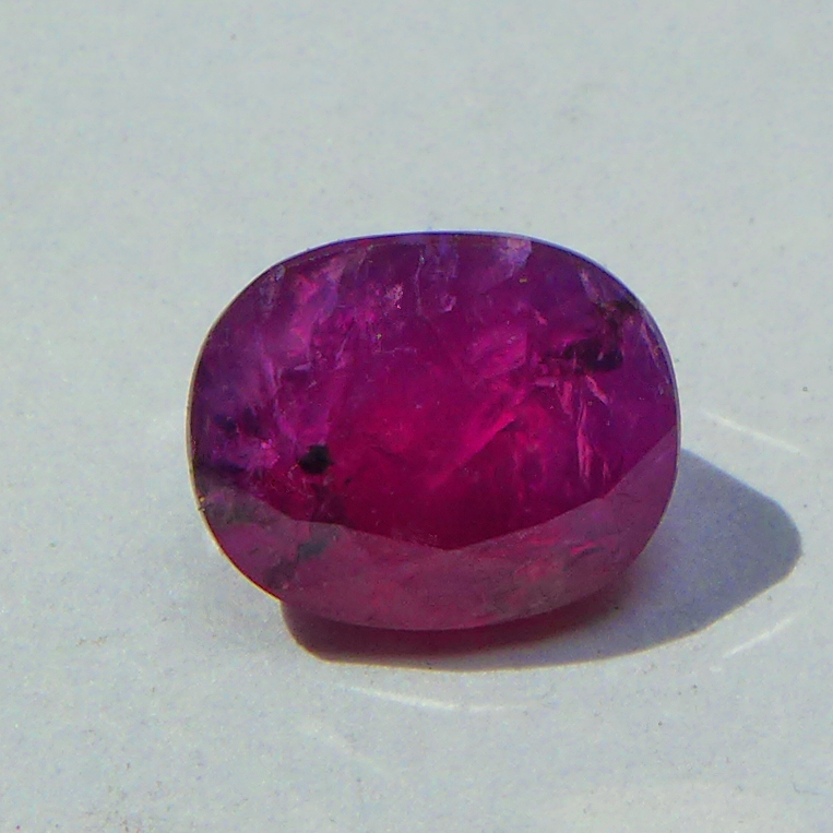 Bild 1 von 3.10 ct. Fine oval 8.7 x 7.3 mm Top Pink Red Tansania Ruby