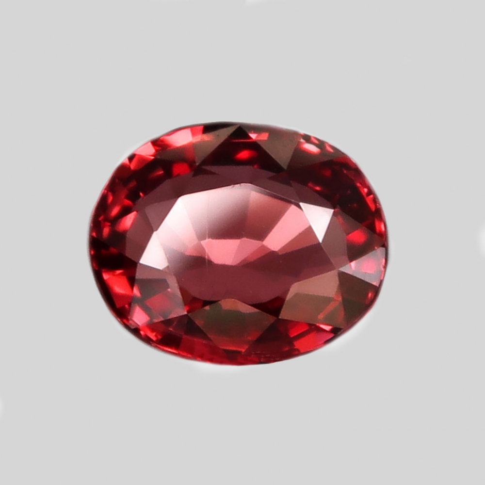 Bild 1 von 2.01 ct. Fine cherry red oval 8.4 x 6.9 mm Rhodolithe  Garnet
