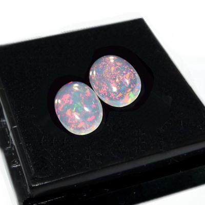 Bild 1 von 1.97 ct.! Nice Pair untrated oval 7 x 5 mm Multi-Color Welo Opals