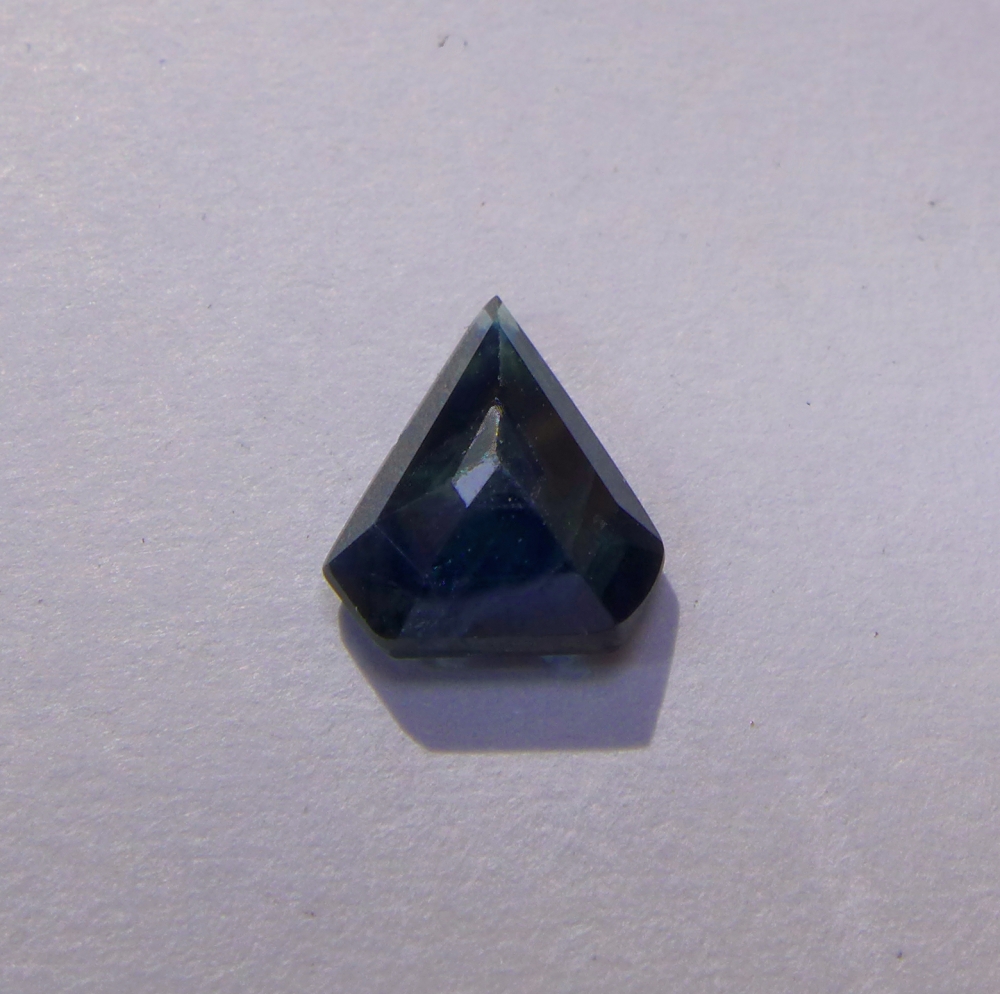 Bild 1 von 1.59 ct.  Natürlicher grün-blauer ovaler 9 x 8 mm Madagaskar Saphir