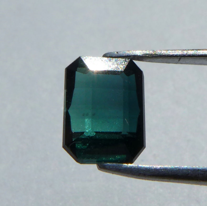 Bild 1 von 1.01 ct. Feiner blau grüner 6.6 x 5 mm Turmalin