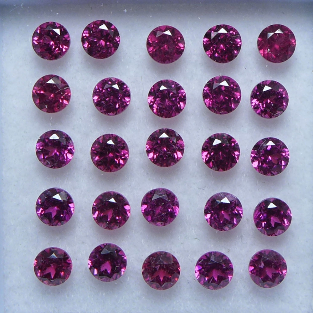 Bild 1 von 3 ct VVS! 25 pieces round pink- violet 2.7 mm Rhodolite Garnet Gems. Ravashing color!