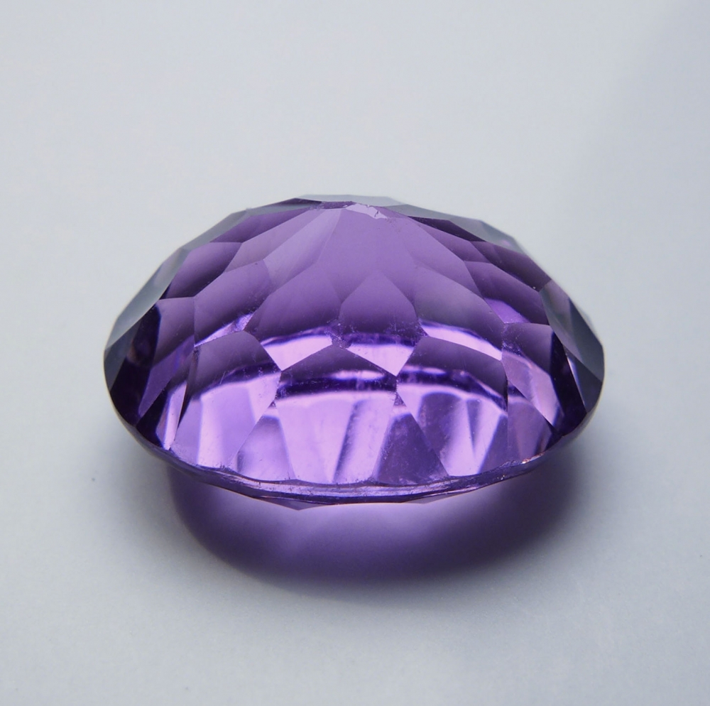 Bild 1 von 6.00 ct  VS ! Ovaler natürlicher 13.2 x 10 mm Uruguay Amethyst