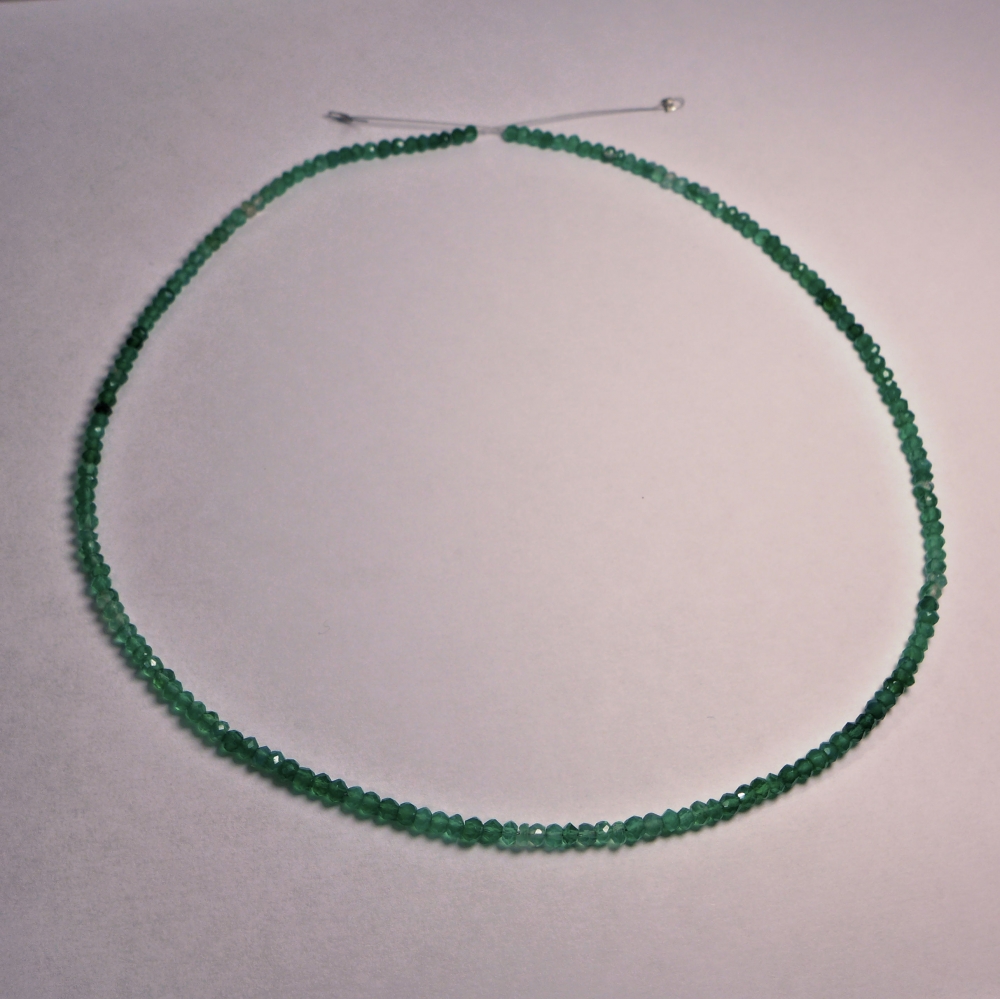 Bild 1 von Emerald string 26 ct with circular disks Ø 3.3 mm 42 cm length