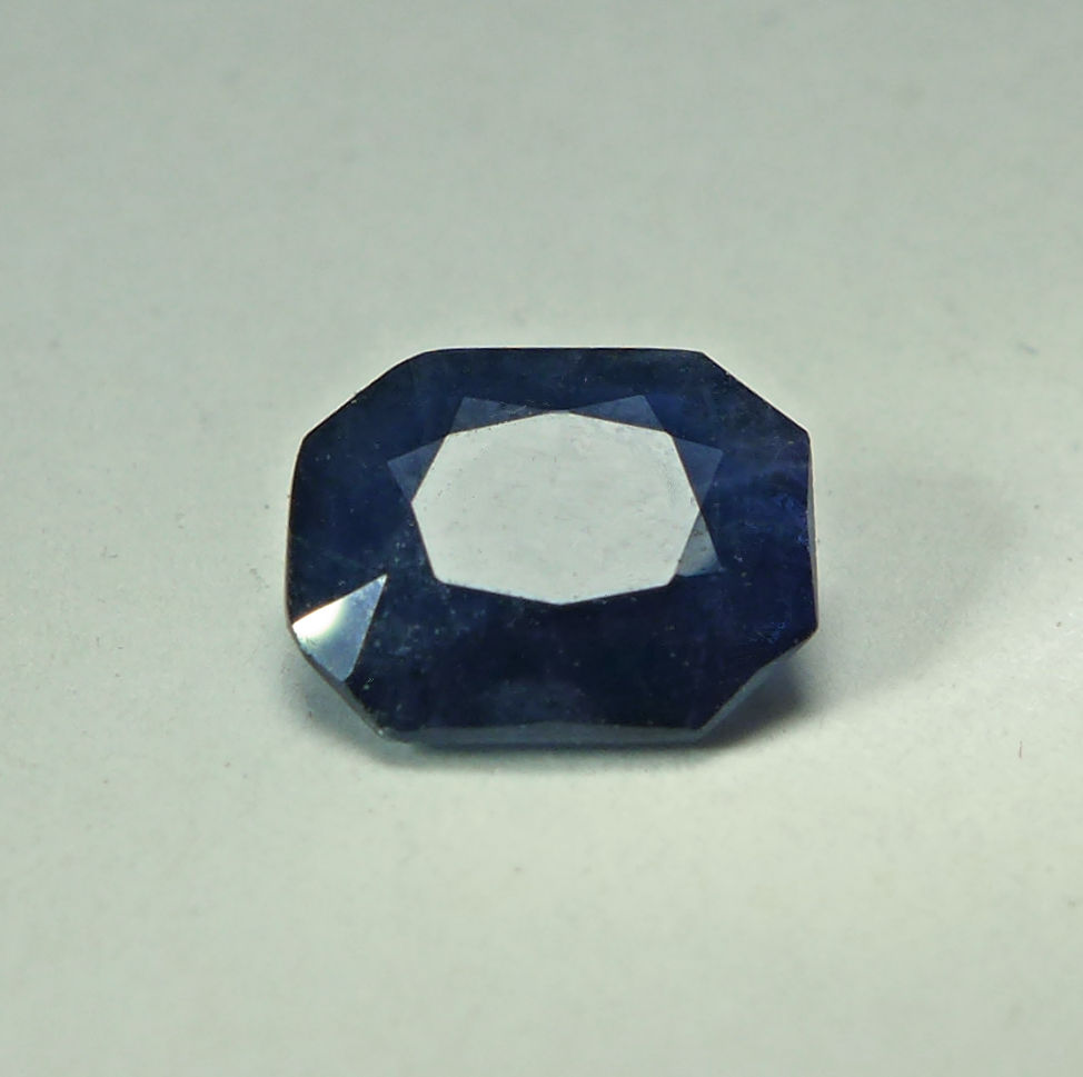 Bild 1 von 2.12 ct. Schöner medium blauer 8.5 x 7 mm  Saphir Oktagon