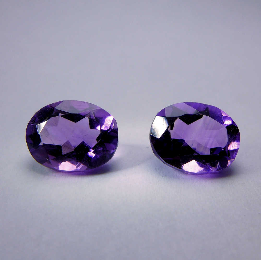 Bild 1 von 3.78 ct Beautiful Pair of oval 9 x 7 mm Amethysts from Bolivia