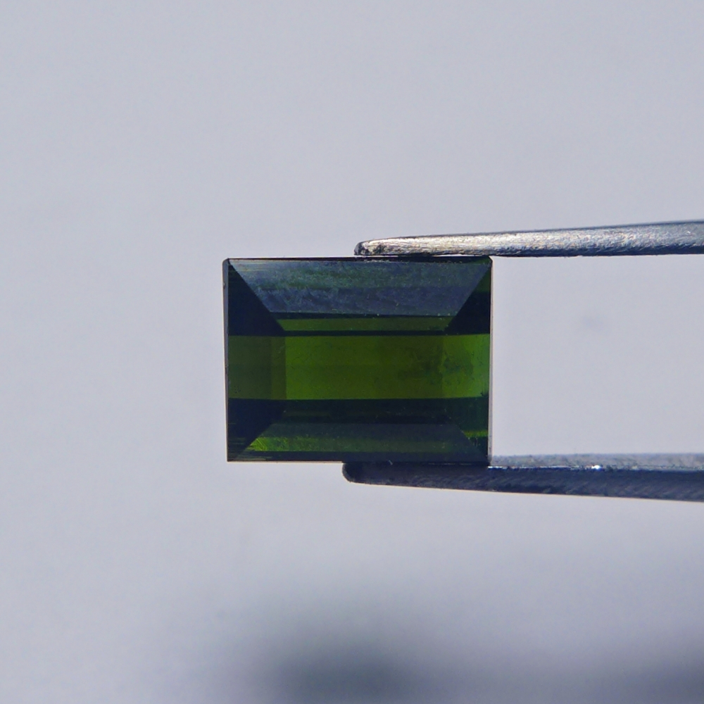Bild 1 von 1.21 ct. Waldgrüner 6.5 x 5 mm Mosambik Turmalin im Smaragdschliff