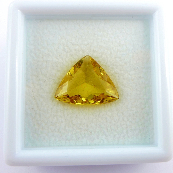Bild 1 von 5.41 ct. Gold yellow 16.2 x 12.9 mm Brazil Triangel Gold Beryl