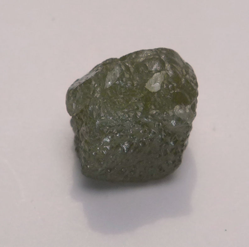Bild 1 von 4.05 ct. Feiner grau grüner ca. 7.5 x 8.5 mm Rohdiamant Würfel