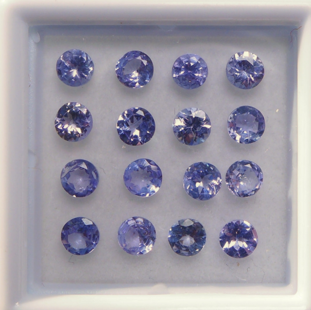 Bild 1 von 2.62 ct. 16 Stück feine blau- violette runde 3.4 mm Tansanite