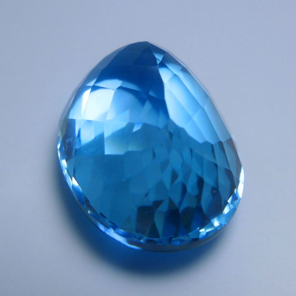 Bild 1 von 23.17 ct. Augenreiner ovaler 19 x 14 mm Brasilien Swiss Blue Topas