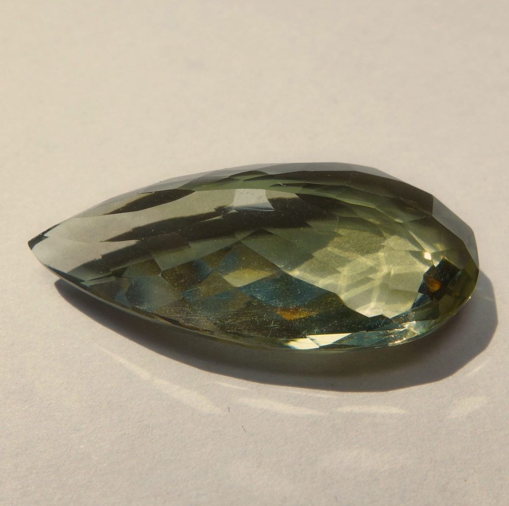 Bild 1 von 17.66 ct  Augenreiner 27.5 x 13.5 mm Brasilien Amethyst / Prasiolith Tropfen