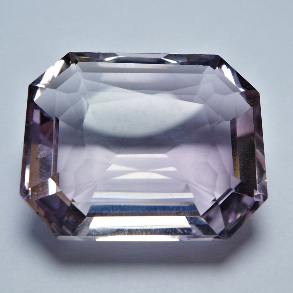 Bild 1 von 53.13 ct VS! Hughe light violet mm Octagon Amethyst