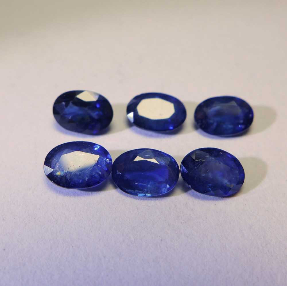 Bild 1 von  5.20 ct . 6 Stück blaue ovale 7 x  5  mm  Saphire