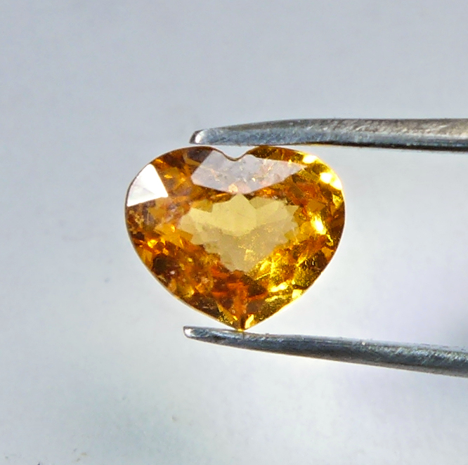 Bild 1 von 0.65 ct. Feines oranges 6 x 5 mm Spessartin Granat Herz