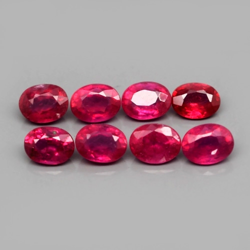 Bild 1 von  2.01 ct. 8 Top Red oval 4 x 3 mm Mozambique Rubies