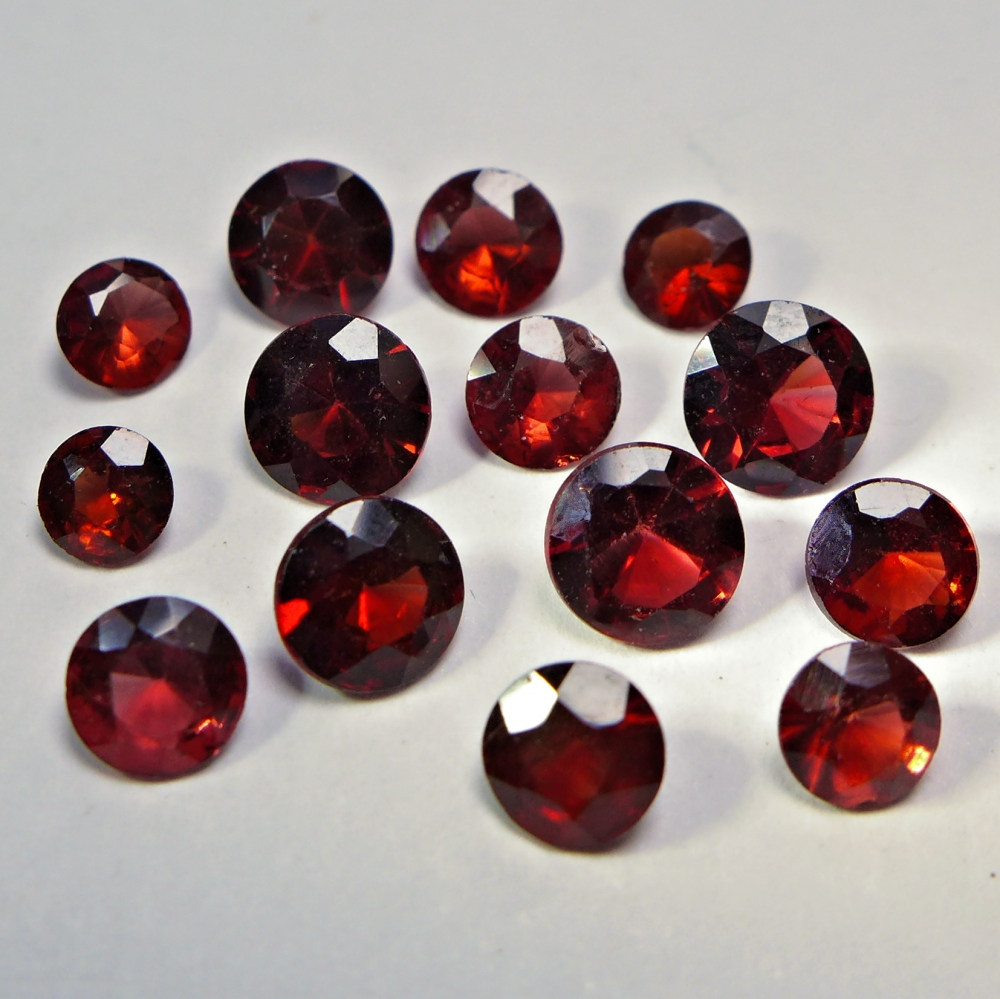 Bild 1 von 9.11 ct VS!  fine mix of 14 pieces of cherry red round 6.5 to 4.3 mm Rhodolite Garnet