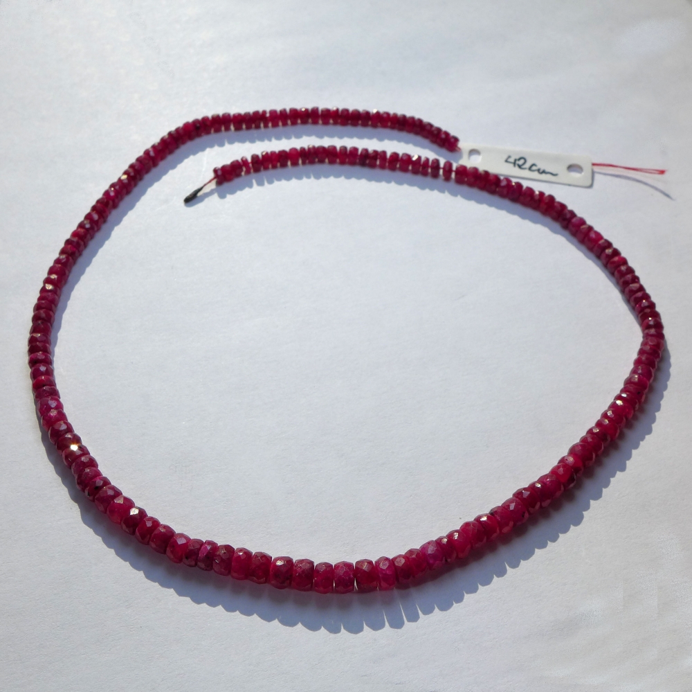 Bild 1 von Rubinstrang 94 ct aus Rondellen Ø 5 - 4 mm 42 cm lang