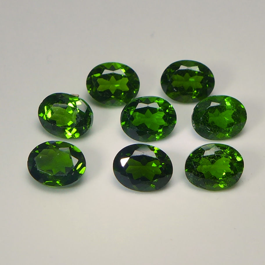 Bild 1 von 3.30 ct. 8 pieces oval natural 5 x 4 mm Chrome Diopside Gems