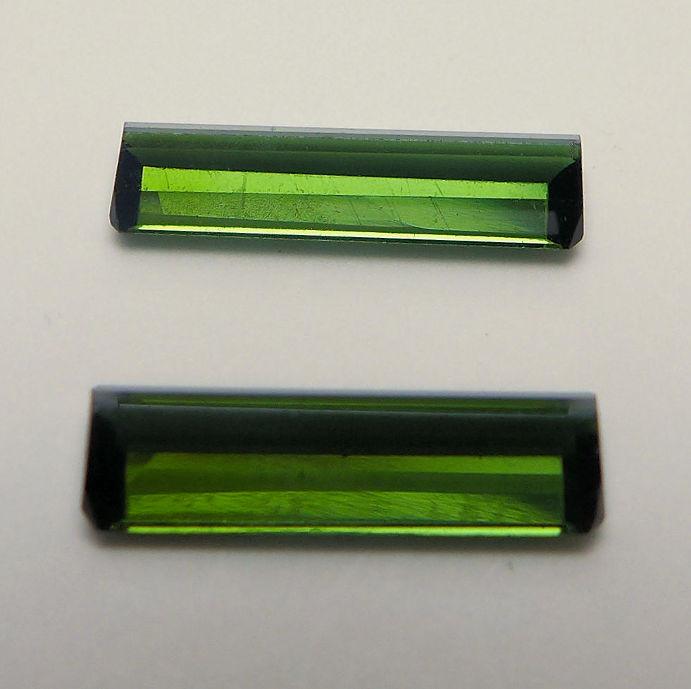 Bild 1 von 2.75 ct  VS! Waldgrünes Paar 12.5 x 3.5mm Mosambik Baguette Turmaline
