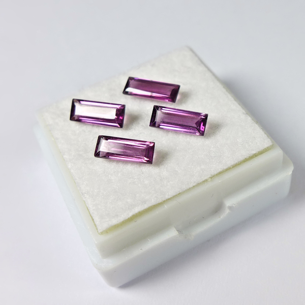 Bild 1 von 2.50 ct. VS! 4 Pieces Natural Pink Violet Tanzania Rhodolite Garnet Gems