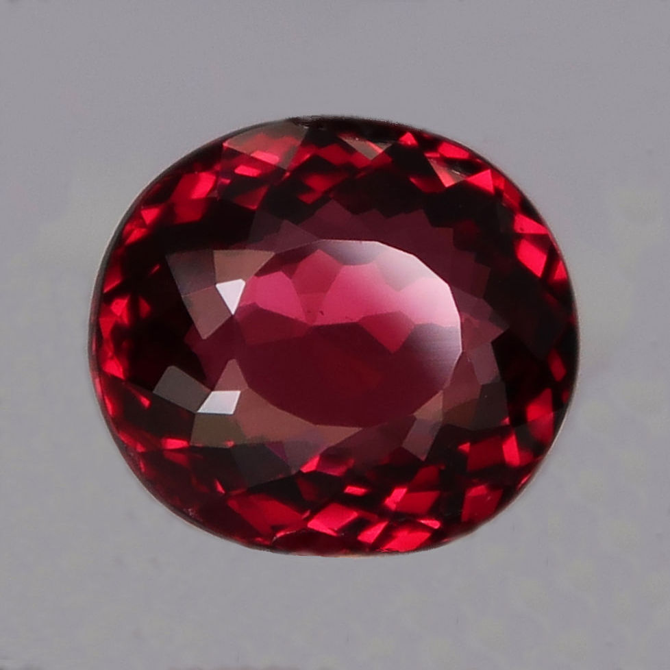 Bild 1 von 2.49 ct. Cherry red  oval 8.5 x 7.7 mm Rhodolithe  Garnet
