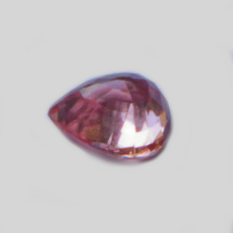Bild 1 von 1.49 ct. Pfirsich pinker 7.1 x 5.9 mm Brasilien Zirkon Tropfen