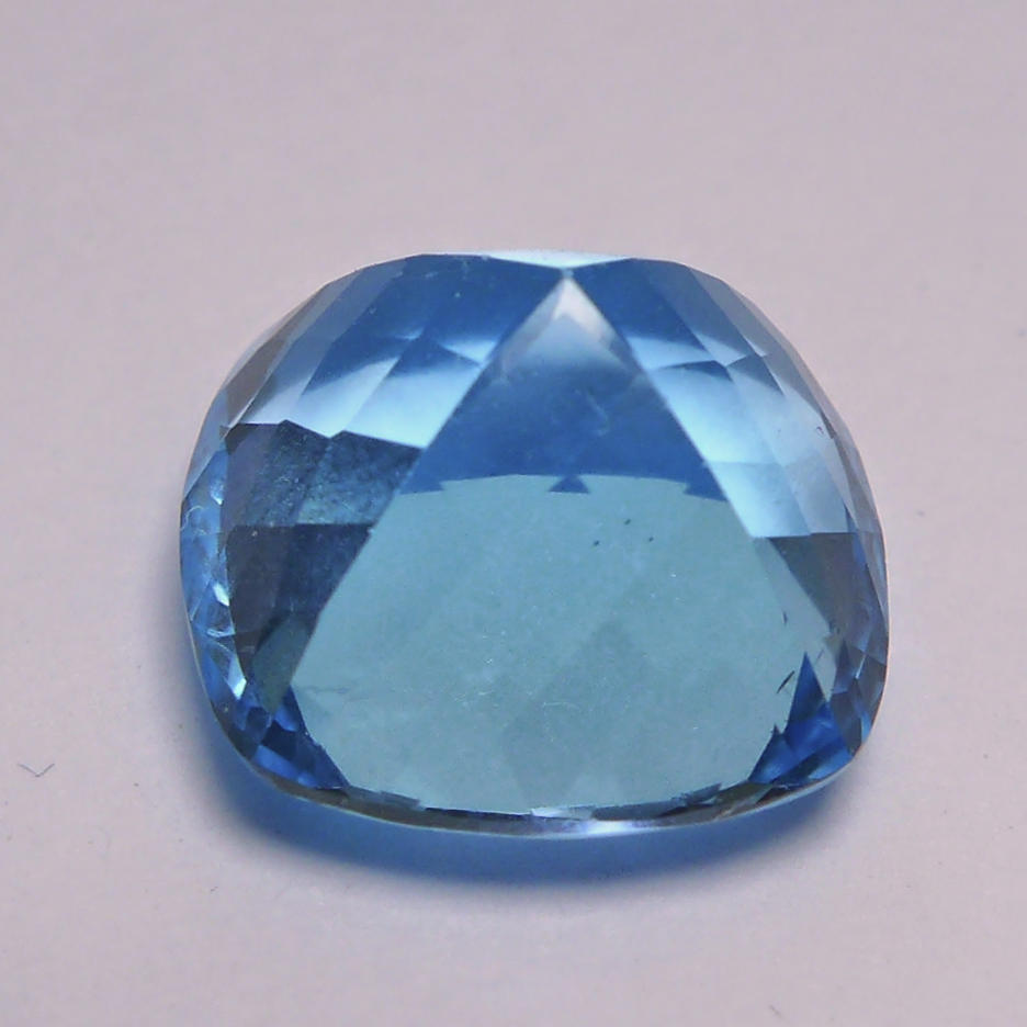 Bild 1 von 16 ct. VVS ! Toller 14.2 x 14.2 mm Swiss Blue Topas.