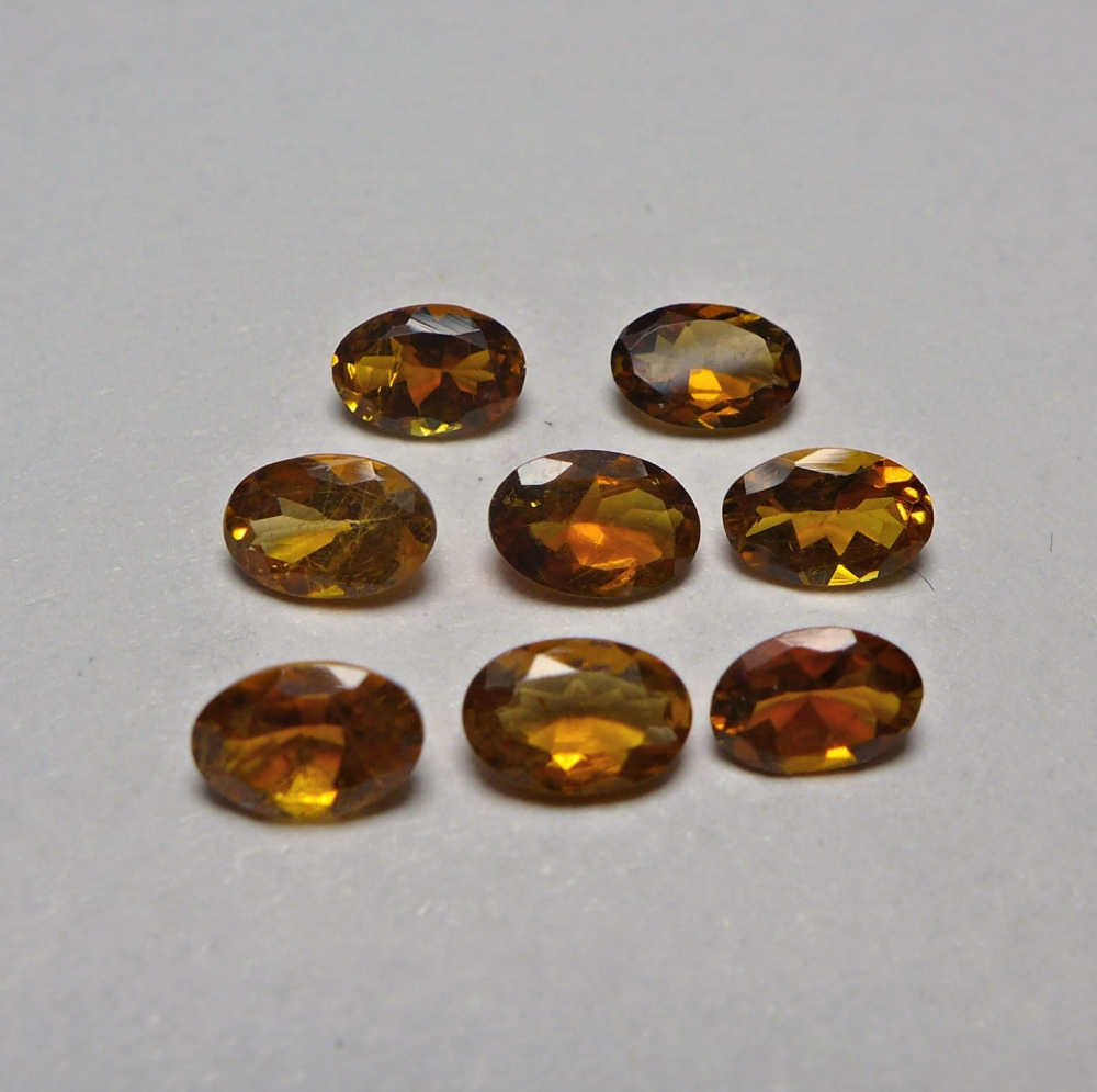 Bild 1 von 3.35 ct. 8 Stück goldgelbe ovale 6 x 4 mm Mosambik Turmaline