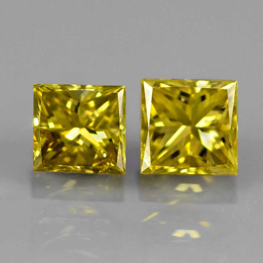 Bild 1 von 0.28 ct. Noble Pair of Fancy Yellow 2.7 & 2.8mm Princess-Cut Diamonds, SI-1