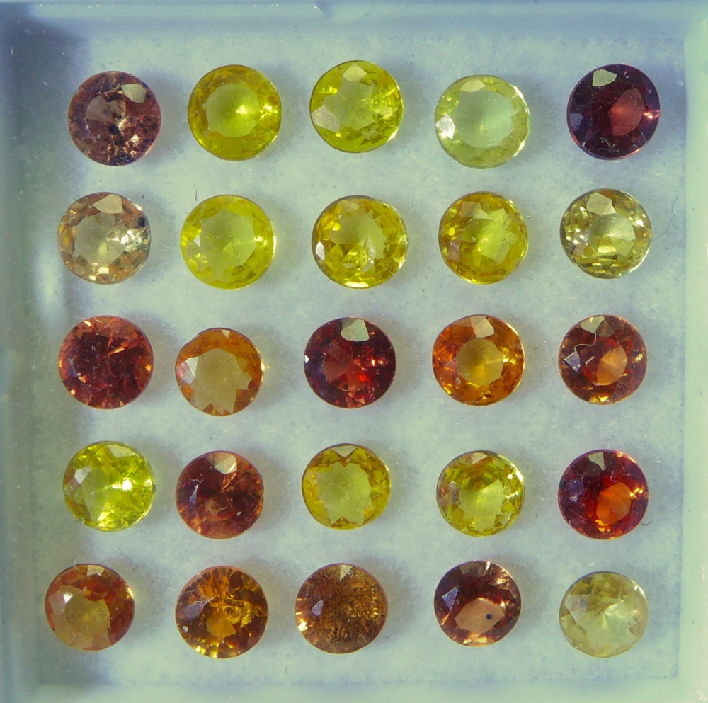Bild 1 von 3.62 ct. 25 Multi Color 3 mm Brilliant Cut Songea Sapphires