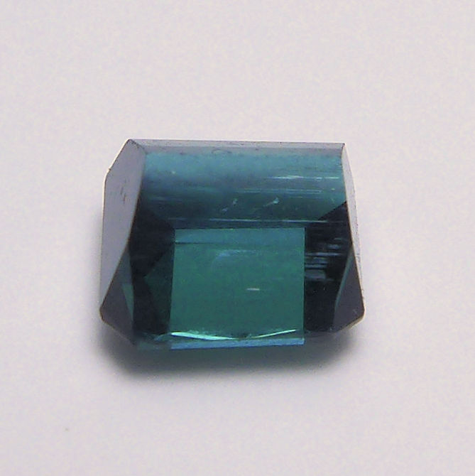 Bild 1 von 1.44 ct. Augenreiner bläulich grüner 6 x 6.3 mm Indigolith Turmalin