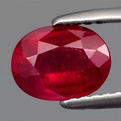 Bild 1 von 1.36 ct. Toller Top Roter ovaler 7.5 x 5.7 mm Mosambik Rubin (Neue Beh.Methode)