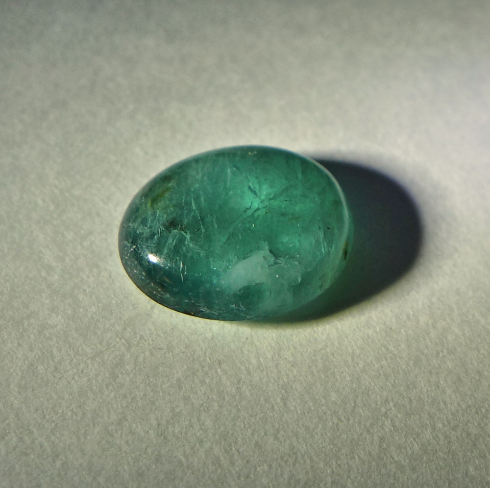 Bild 1 von 2.63 ct. Green African 10.6 x 8.7 mm  Grandidierite Cabochon