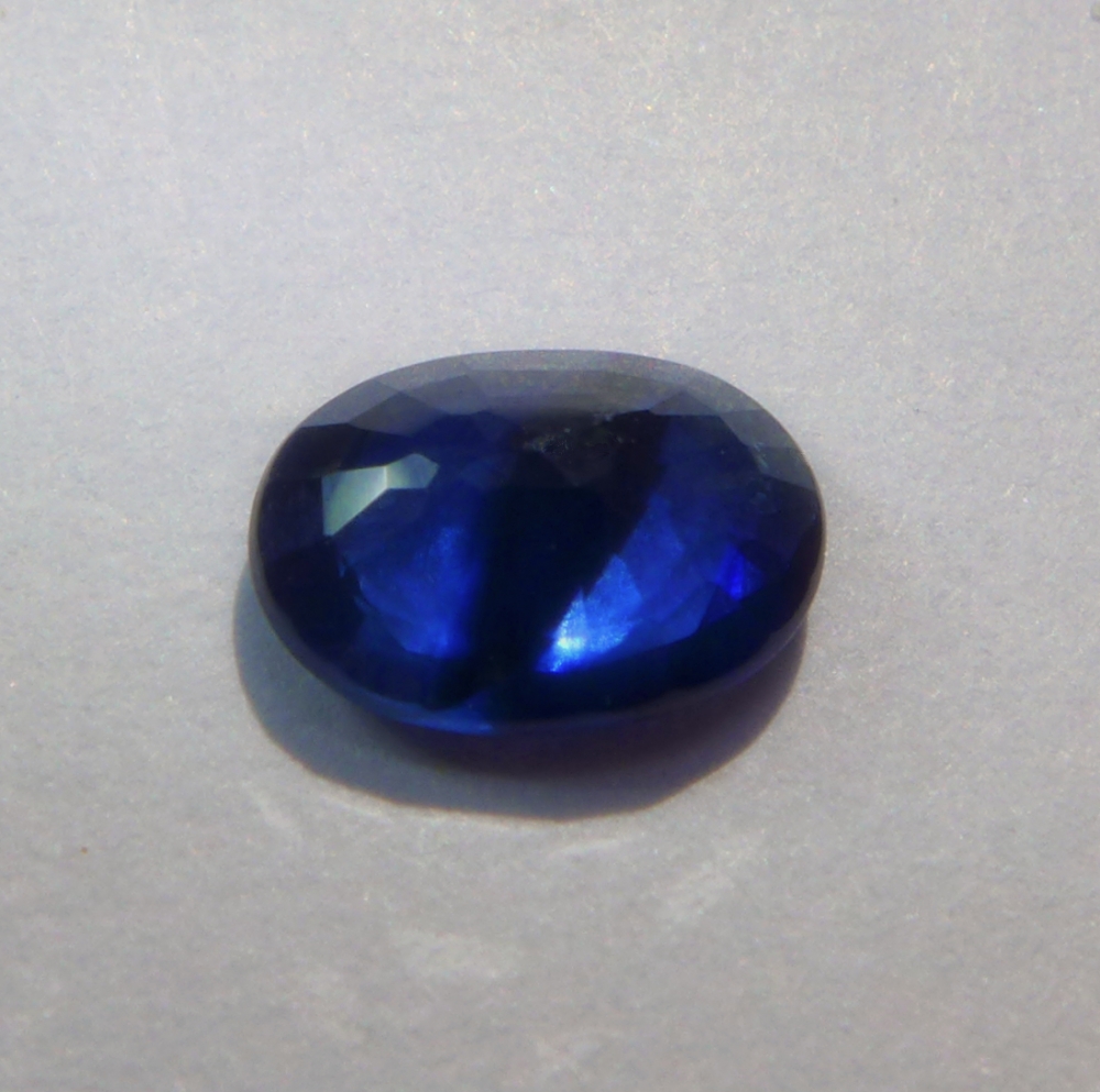 Bild 1 von 1.05 ct.  Klasse blauer ovaler 7.5 x 5.6 mm Ceylon Saphir
