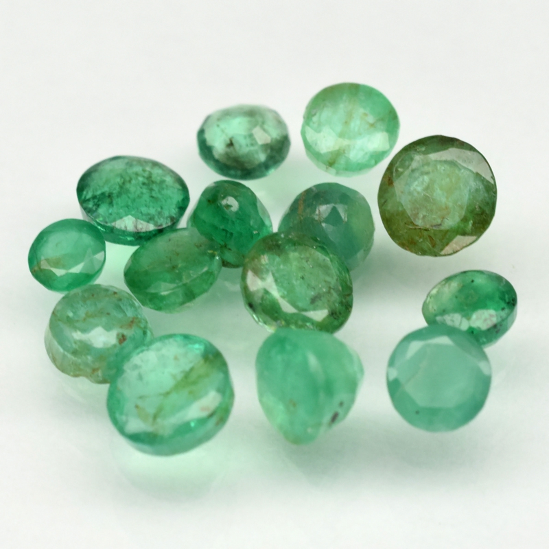 Bild 1 von 2.03 ct. 14 pieces round natural 2.2 - 3.8 mm Colombia Emeralds