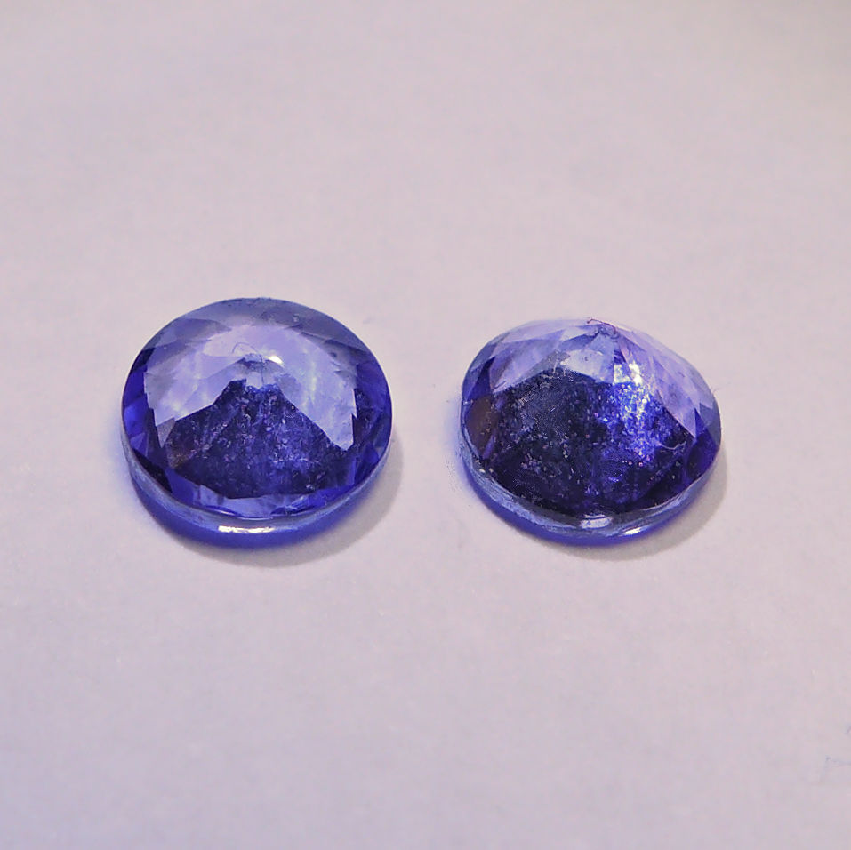 Bild 1 von 1.10 ct. Feines Paar runde 5 mm blau violette Tansanit Edelsteine