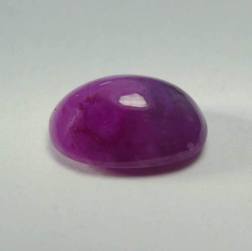 Bild 1 von 4.25 ct. Natural red oval  11 x 7.7 mm Ruby Cabochon