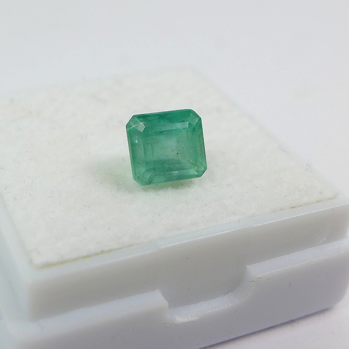 Bild 1 von 1.18 ct. Natural 5.9 x 5.3 mm Colombia Octagon Emerald