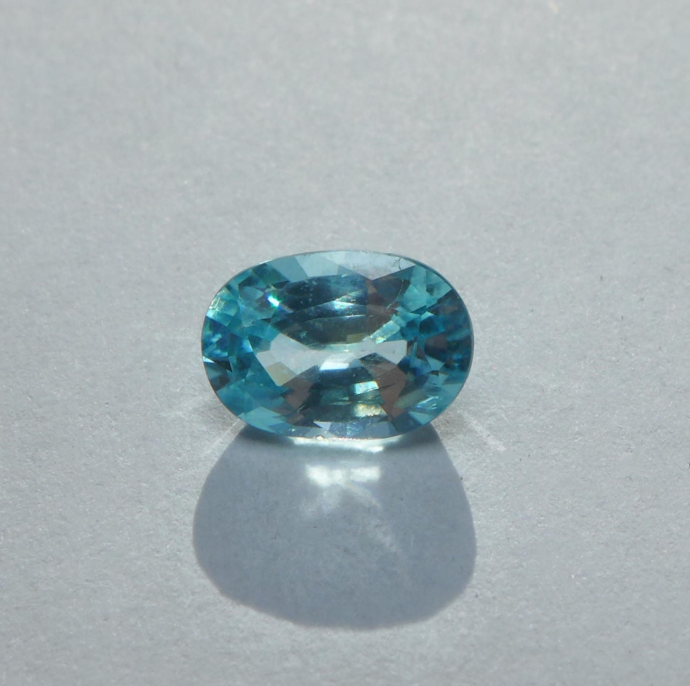 Bild 1 von 1.85 ct. Augenreiner ovaler blauer 8 x 6 mm Kambodscha Zirkon