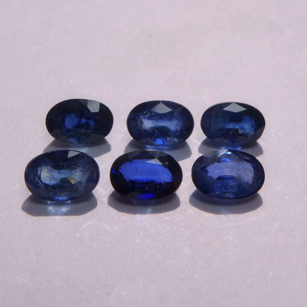 Bild 1 von 4.25 ct . 6 Stück blaue ovale 6 x 4 mm  Ceylon Saphire