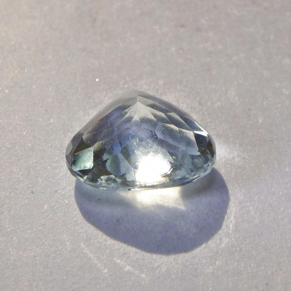 Bild 1 von 1.65 ct VS! Schöner blauer 8.9 x 7.8 mm Aquamarin Tropfen