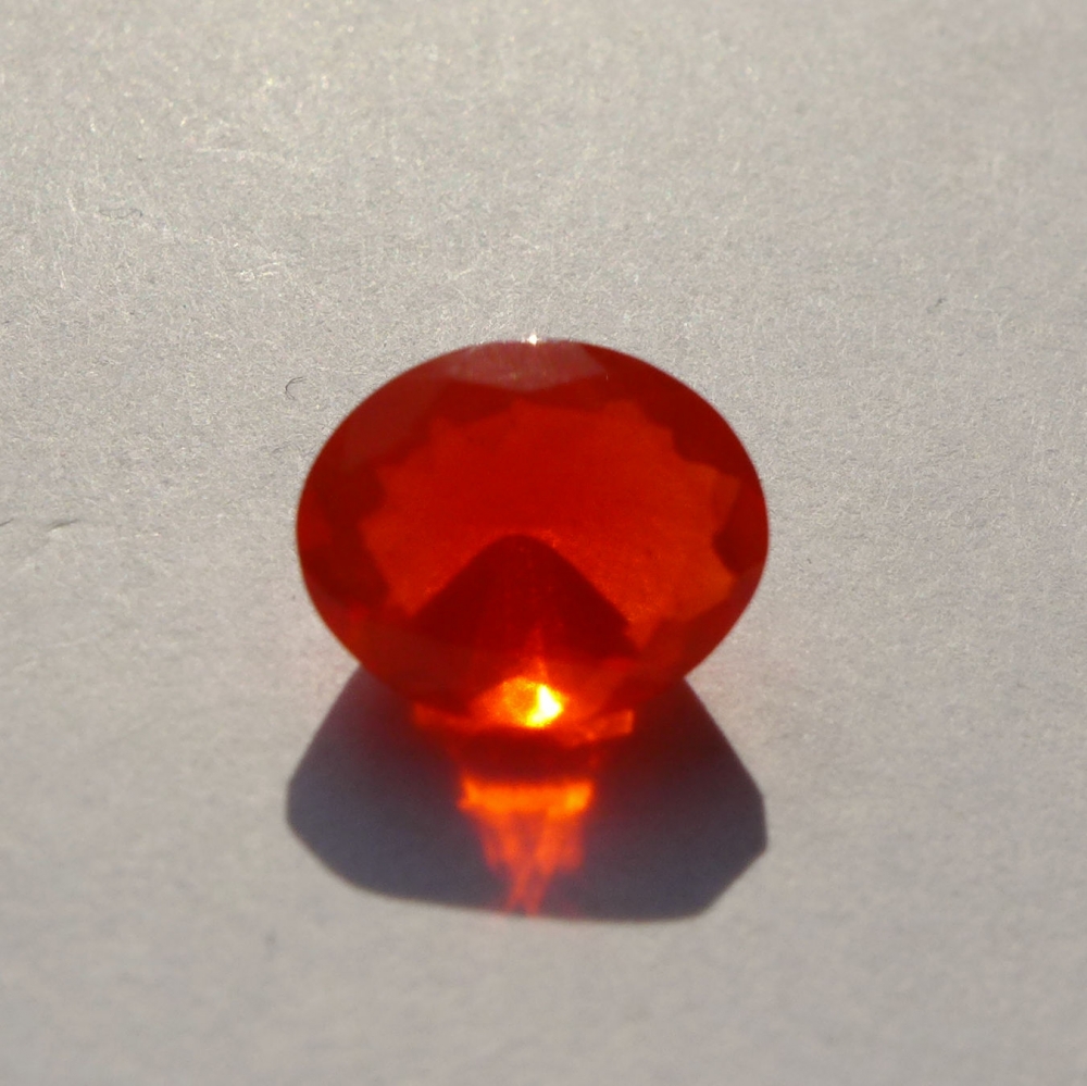 Bild 1 von 1.71 ct. Orangroter facett. ovaler 9.5 x 8 mm Mexiko Feueropal
