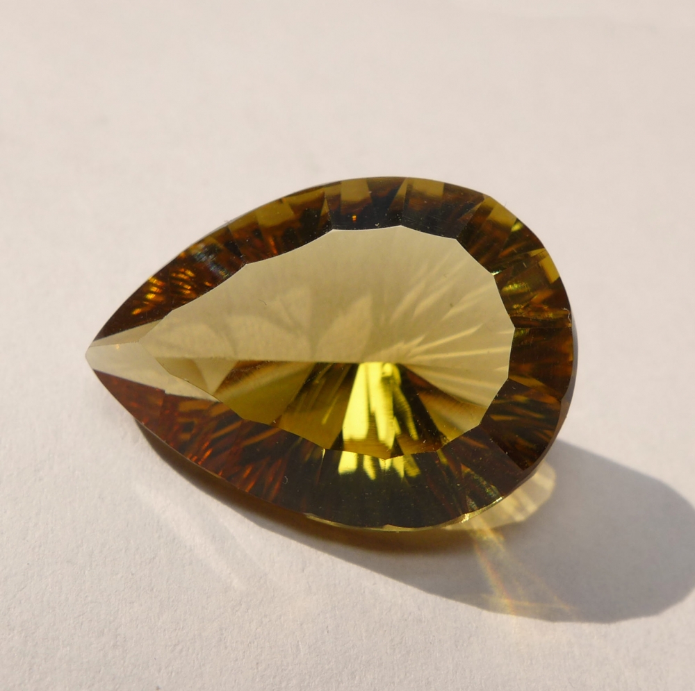 Bild 1 von 14.51 ct. Schöner goldgelber 20.5 x 14.7 mm Brasilien Citrin Tropfen