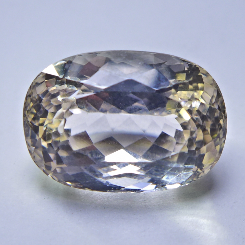 Bild 1 von 20.55 ct VS! Hughe oval 18 x 12.7 mm champagne Brazil Kunzite. 