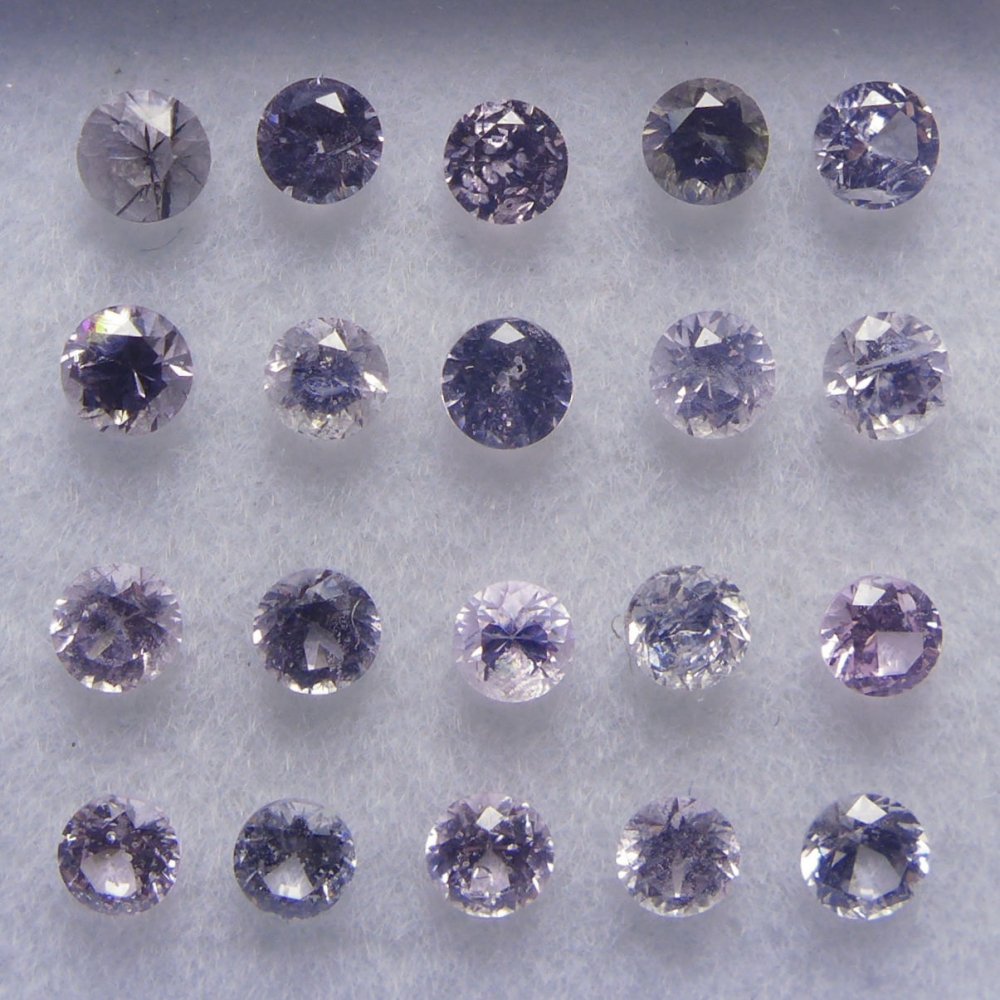 Bild 1 von 1.55 ct. 20 Stück unbeh. hell violette runde 2.5 mm Brillantschliff Burma Spinelle