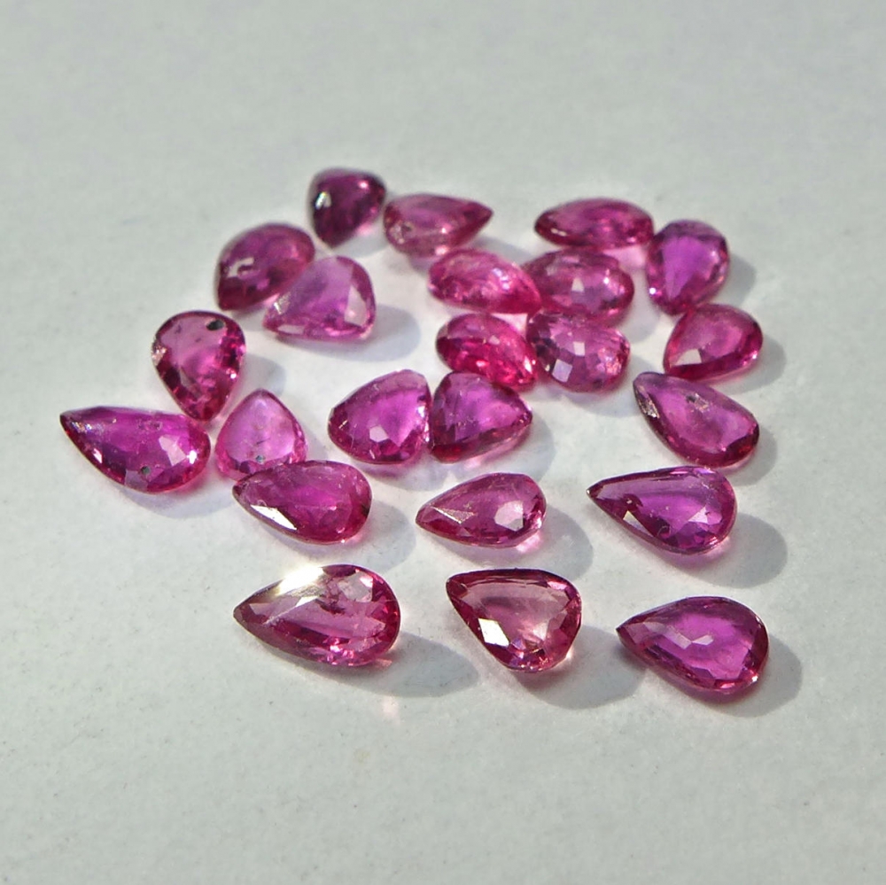 Bild 1 von 2.71 ct. 23 pieces fine Pink Red 3.5 x 2.5 - 4 x 2.5 mm Pear Facet Thailand Ruby