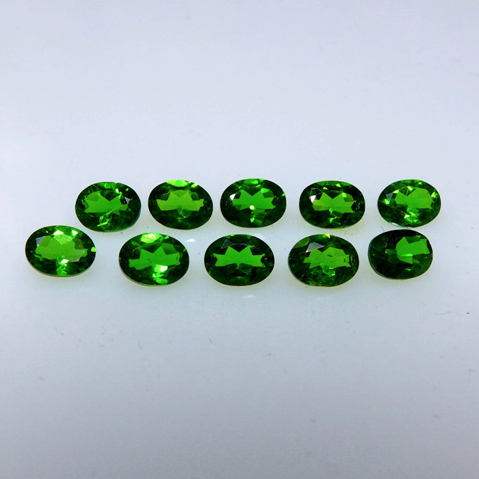 Bild 1 von 1.75 ct. 10 pieces oval natural 4 x 3 mm Chrome Diopside Gems